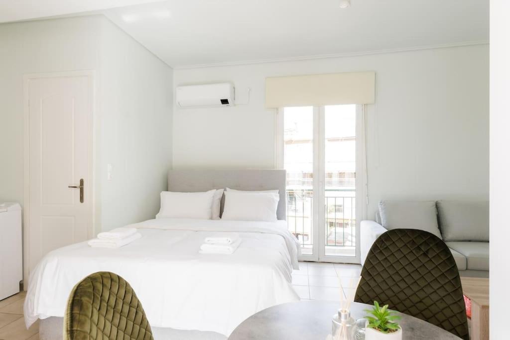 Adorable Sunny Studio With Private Balcony I Atene Esterno foto